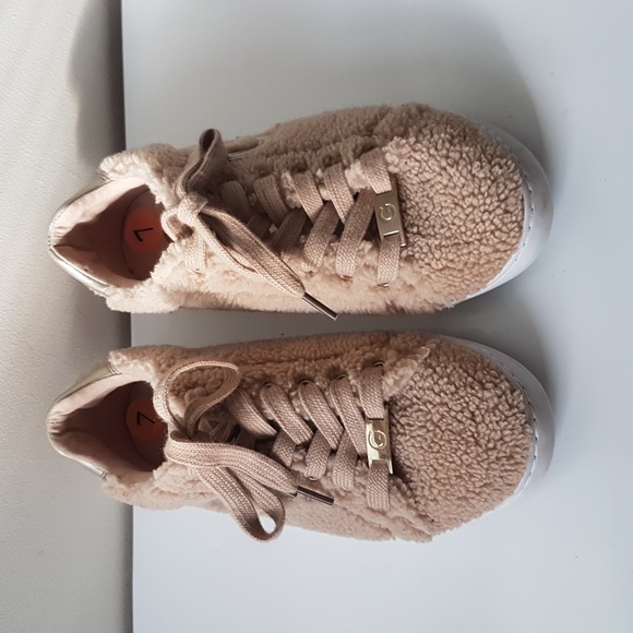 Guess Teddy Sneakers - Picture 4 of 7